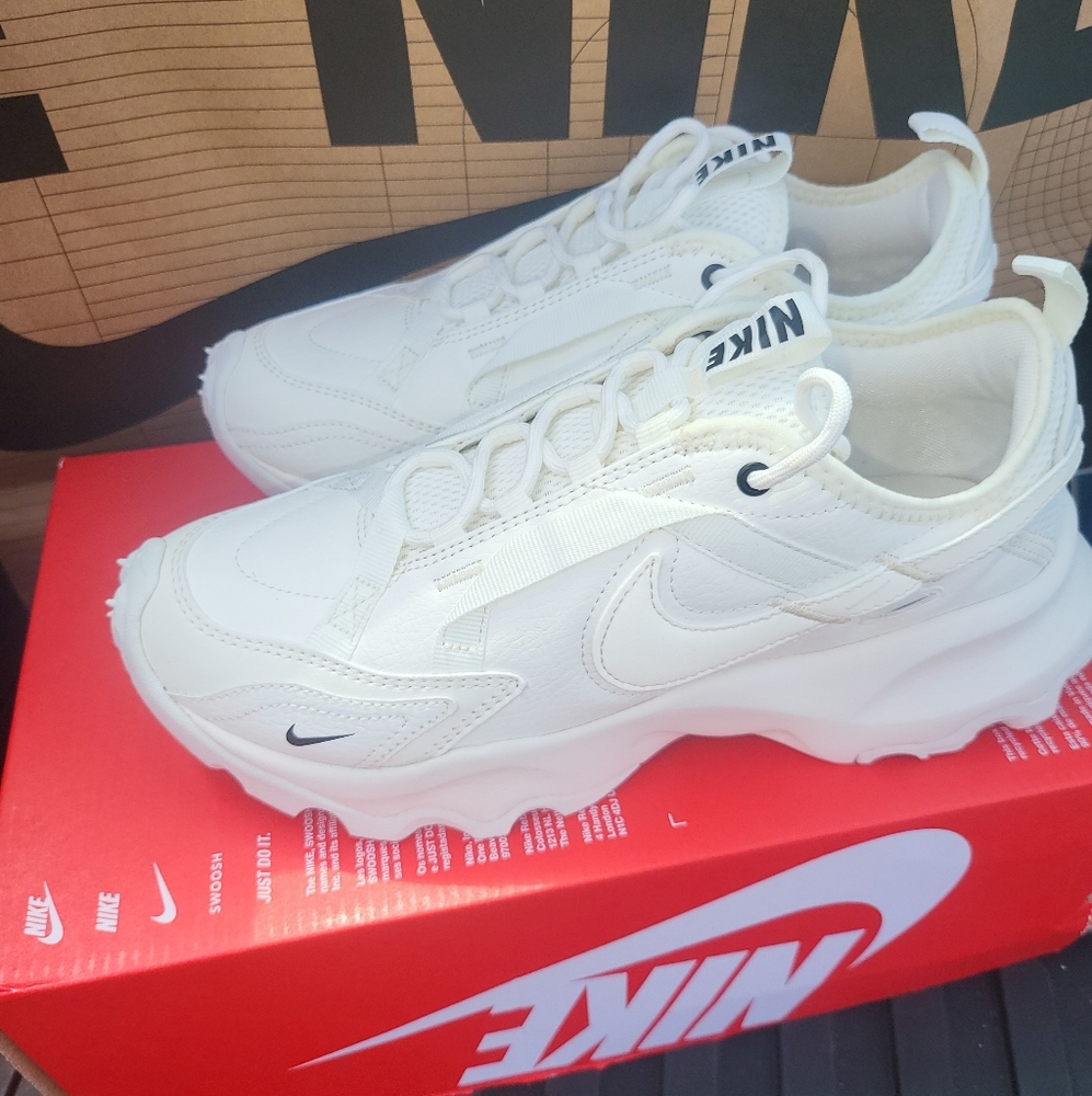 Nike Women's TC 7900 Sail DD9682 100